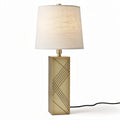 Lampe de table en métal doré avec abat-jour en lin blanc 25 x 25 x 50cm